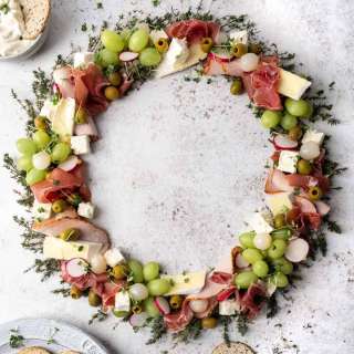 Christmas Charcuterie board - Wreath