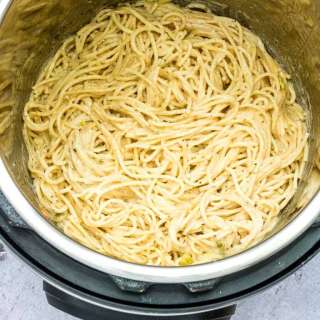 Instant Pot Cheesy Garlic Butter Spaghetti