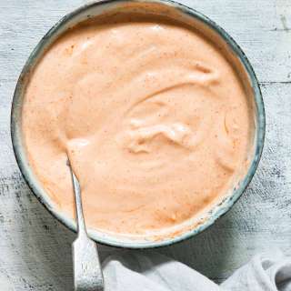 Easy Sriracha Aioli