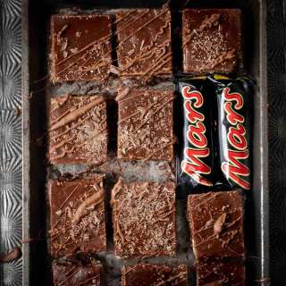 Easy Mars bar slices