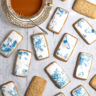 Spice biscuits ('Soetkoekies')