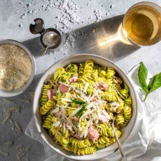 Tuna pesto pasta
