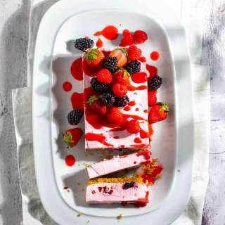 Easy No Bake Berry Cheesecake