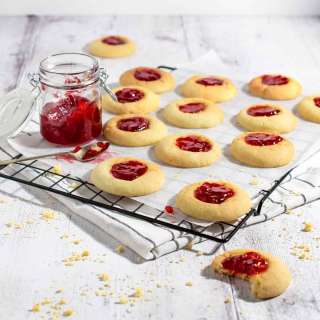 Hallongrottor - Swedish thumbprint cookies