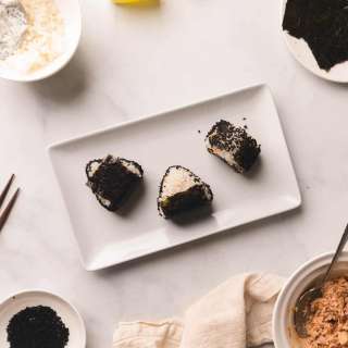 Spicy Tuna Onigiri (Japanese Tuna Rice Balls)