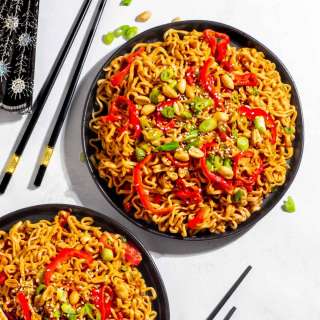 Quick and Easy Sriracha Noodles (Dragon Noodles)