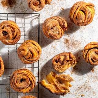 Easy Cruffins Recipe (With Canned Croissant/Crescent dough)