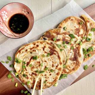 Taiwanese green onion pancake recipe (Cong you bing)