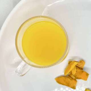 Turmeric ginger cinnamon lemon honey tea
