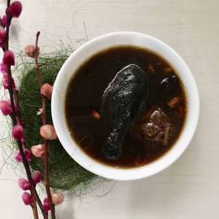 Easy Chinese Black Chicken Soup (Silkie Chicken)