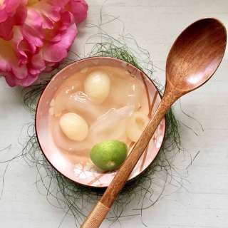 Sea Coconut dessert with longan sweet soup recipe