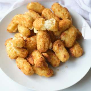 Air Fryer Frozen Mozzarella Sticks