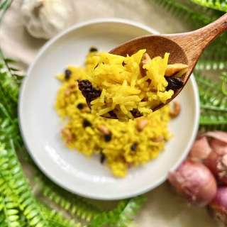 Easy Turmeric Rice (One Pot, Rice Cooker)