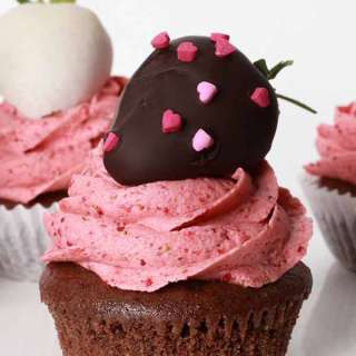 Vegan Valentine's Cupcakes (Chocolate Strawberry)