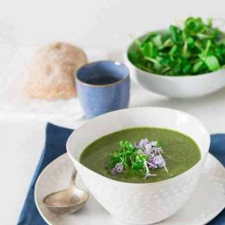 Creamy Rocket and Watercress Soup in the Multicooker Redmond