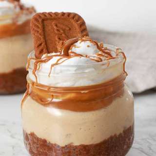 Mini Vegan Biscoff Cheesecakes