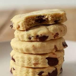Vegan Chocolate Chip Shortbread