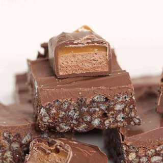 Mars Bar Traybake Cake (No-Bake Caramel Rice Krispie Squares)