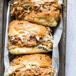 Instant Pot Pulled Chicken Sandwiches