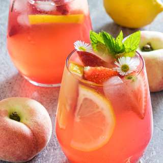 Fresh Peach Lemonade
