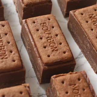 Bourbon Biscuit Tray Bake (No Bake)