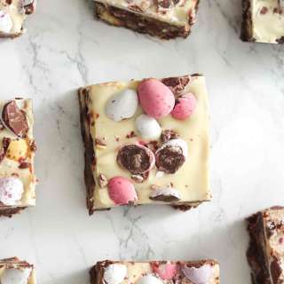 Mini Egg Tray Bake (No-Bake)