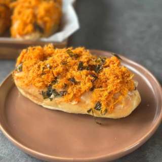 Fluffy & Soft Chinese Pork Floss Bun (Meat Floss Bun)