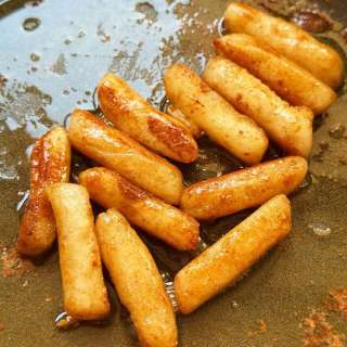 Einfache Honig-Butter Tteokbokki (nicht scharf)
