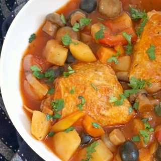 Healthy Slow Cooker Chicken Cacciatore