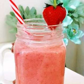 Strawberry Banana Smoothie with Coconut Milk