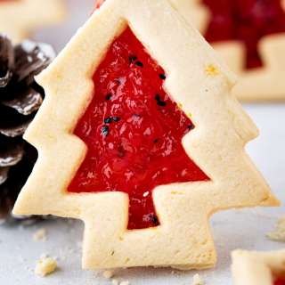 Linzer Cookies