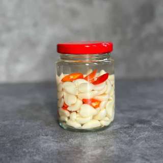Vietnamese Pickled Garlic For Phở (Giấm Tỏi)