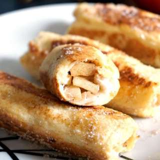 Apple French Toast Roll-Ups