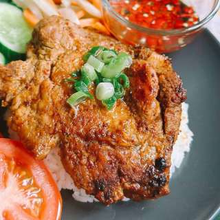 Best Vietnamese Lemongrass Pork Chops (Sườn Nướng)