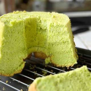 Weicher & Fluffiger Pandan Chiffon-Kuchen (Chiffon Cake)