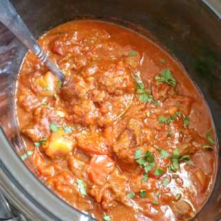 Slow Cooker Hungarian Beef Goulash