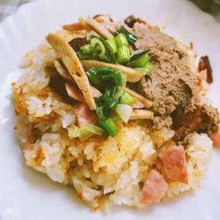 Xôi Mặn (Klebreis mit chinesischer Wurst)