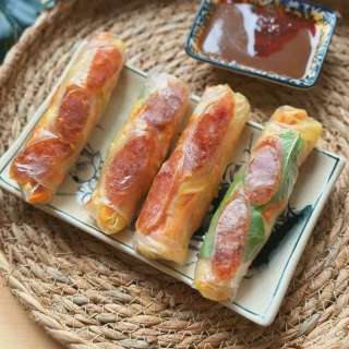 Bò Bía - Chinese Sausage Spring Rolls