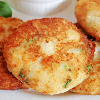 Crab Cakes with Tartar Sauce