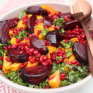 Kale salad with roasted beet and pumpkin