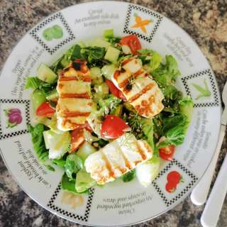 Grilled Halloumi Salad