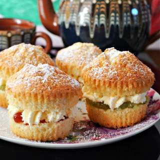 Victoria Sponge Cupcakes