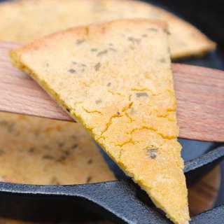 Farinata di ceci - glutenvrij en vegan Italiaans platbrood van kikkererwtenmeel