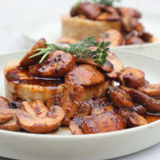 Kastanje pastinaakpuree met champignons en maple saus