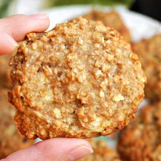 4-Ingredient Banana Oat Cookies