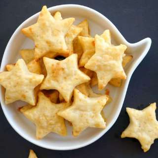 Homemade Cheese Crackers
