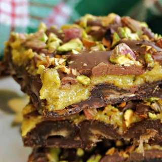 Date Bark with Pistachio Cream
