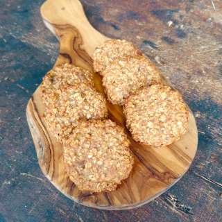 Havermoutkoekjes met banaan en amandelpasta
