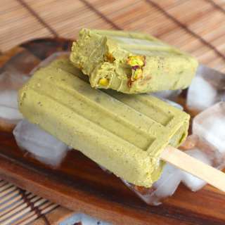 Pistachio icecream popsicles
