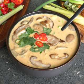 Tom Kha Hed: vegan & soyfree Thai mushroom soup with galangal, lime and coconutmilk